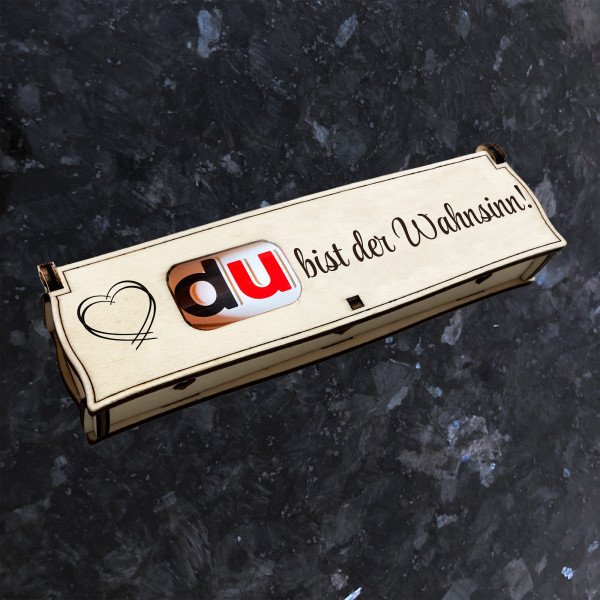 Du bist der Wahnsinn! | Lasergravur auf Holz Geschenkbox mit Schokoriegel | Neues Design