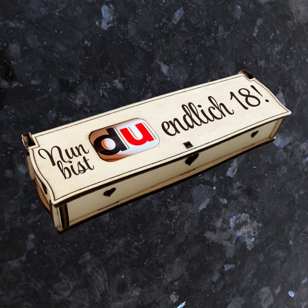 Nun bist Du endlich 18! | Gravur auf Holz Geschenkbox mit Schokoriegel | Neues Design
