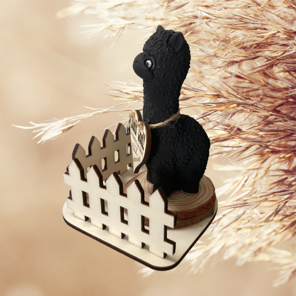 Niedliche Alpaka Figur Keramik Schwarz- Holz Deko