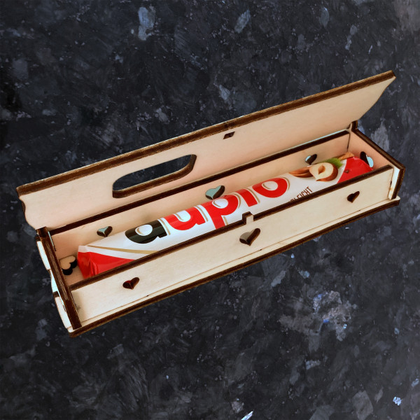 Nun bist Du endlich 18! | Gravur auf Holz Geschenkbox mit Schokoriegel | Neues Design