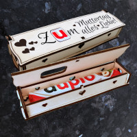 Zum Muttertag alles Liebe! | Gravur auf Holz Geschenkbox mit Schokoriegel | Neues Design Zum Muttertag alles Liebe! | Gravur auf Holz Geschenkbox mit Schokoriegel | Neues Design