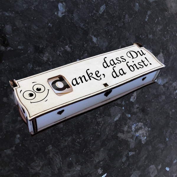 Danke, dass Du da bist! | Gravur auf Holz Geschenkbox mit Schokoriegel | Neues Design