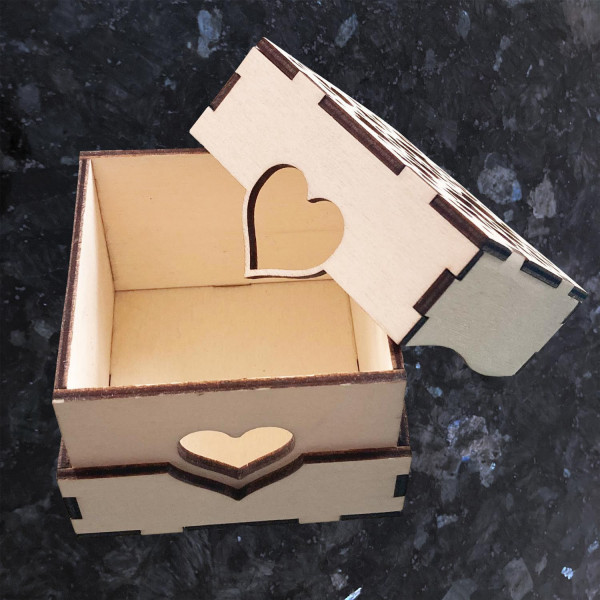 Kleine Holz Schmuckbox mit Wunschname Personalisiert